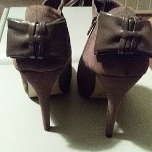 FINAL SALE JustFab Grey Booties